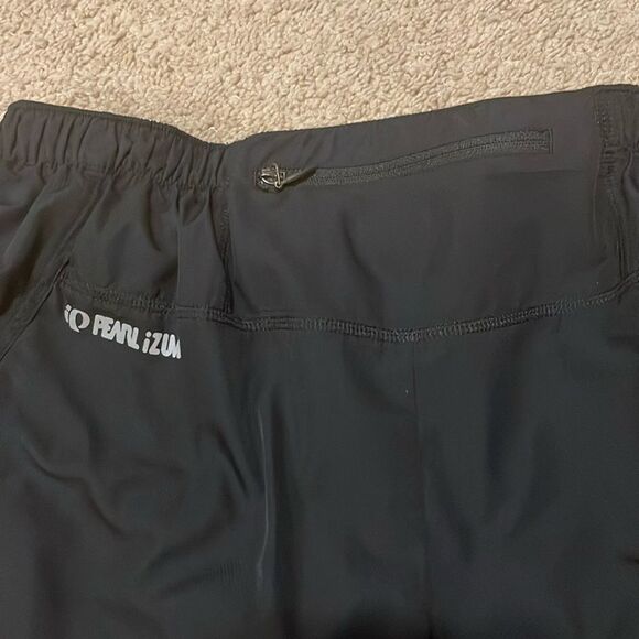 PEARL IZUMI ELITE  WOMEN’S SIZE MEDIUM ATHLETIC SHORTS - Picture 4 of 6